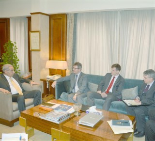 The Minister’s Meeting with the UK Trade Envoy to Egypt(7-2-2016)