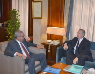 The Minister meets Hungary's Ambassador in Cairo